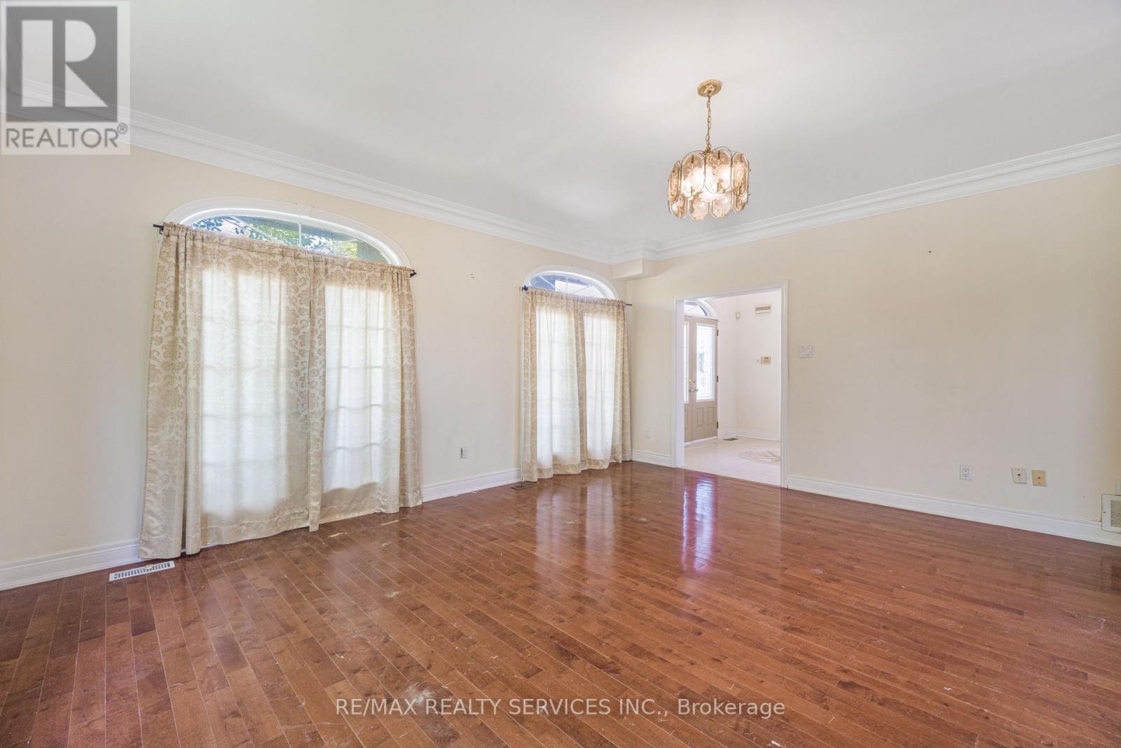 135 Spruce Avenue Property Photo 18