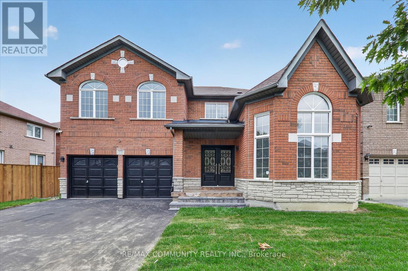 29 RIVER FOREST STREET W Property Photo 1