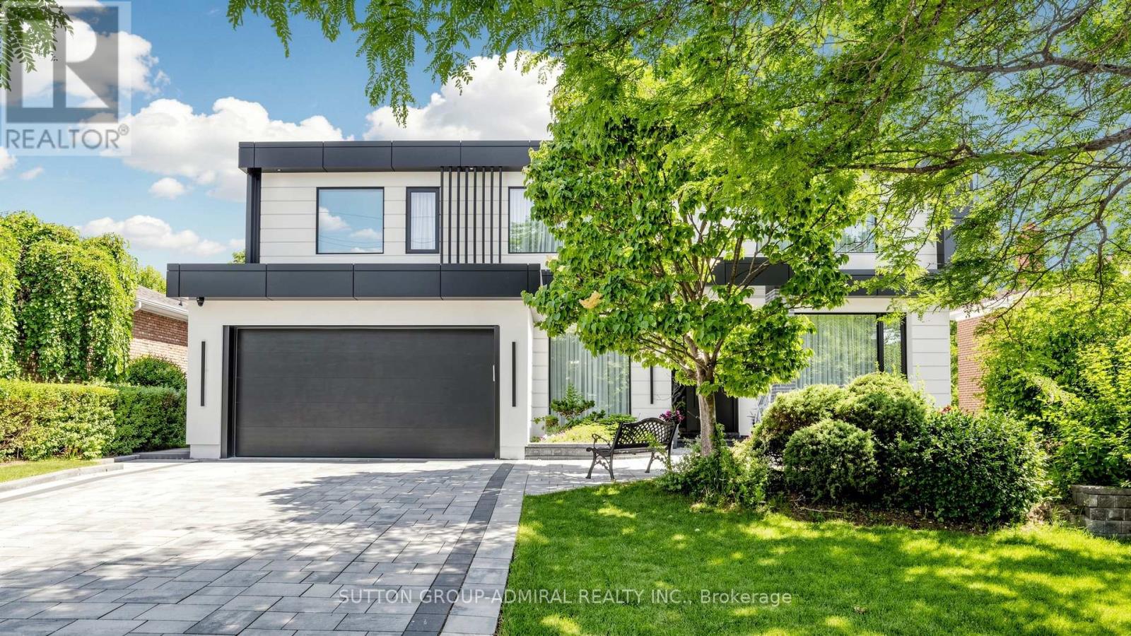 33 THORNY BRAE DRIVE Property Photo 1