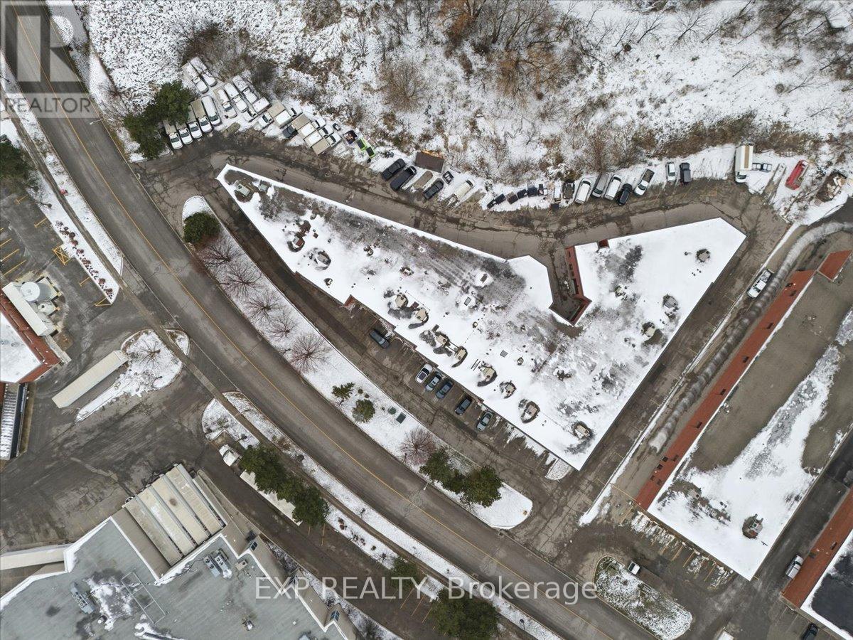 14 - 470 North Rivermede Road Property Photo 5