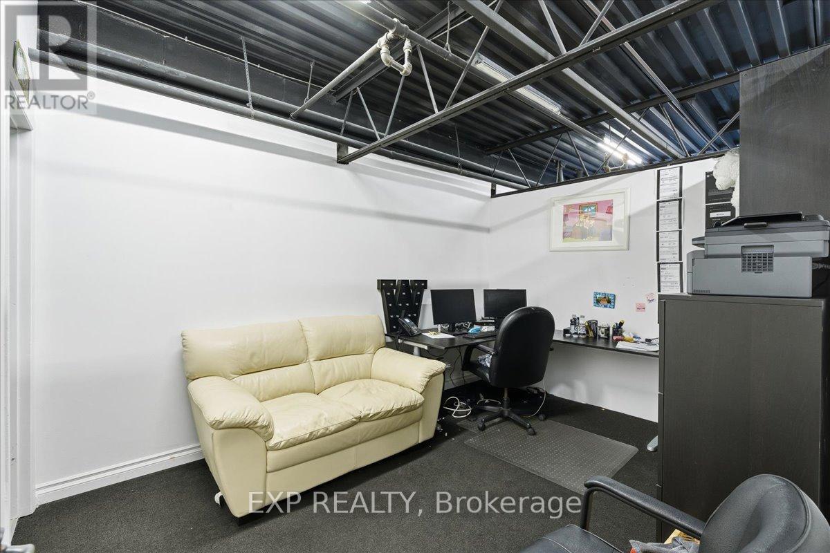 14 - 470 North Rivermede Road Property Photo 19