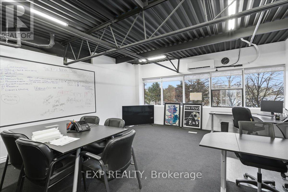 14 - 470 North Rivermede Road Property Photo 21