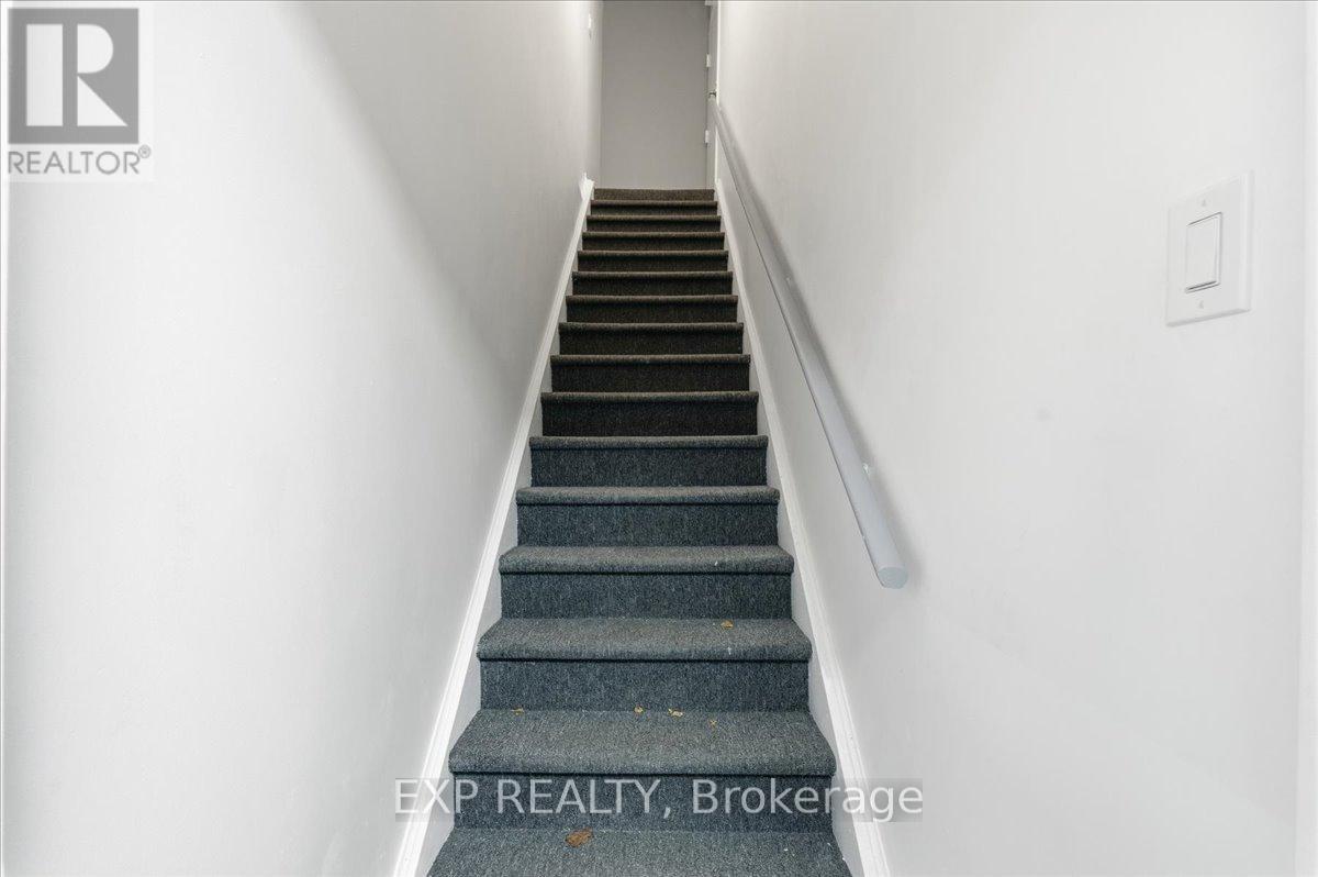 14 - 470 North Rivermede Road Property Photo 18