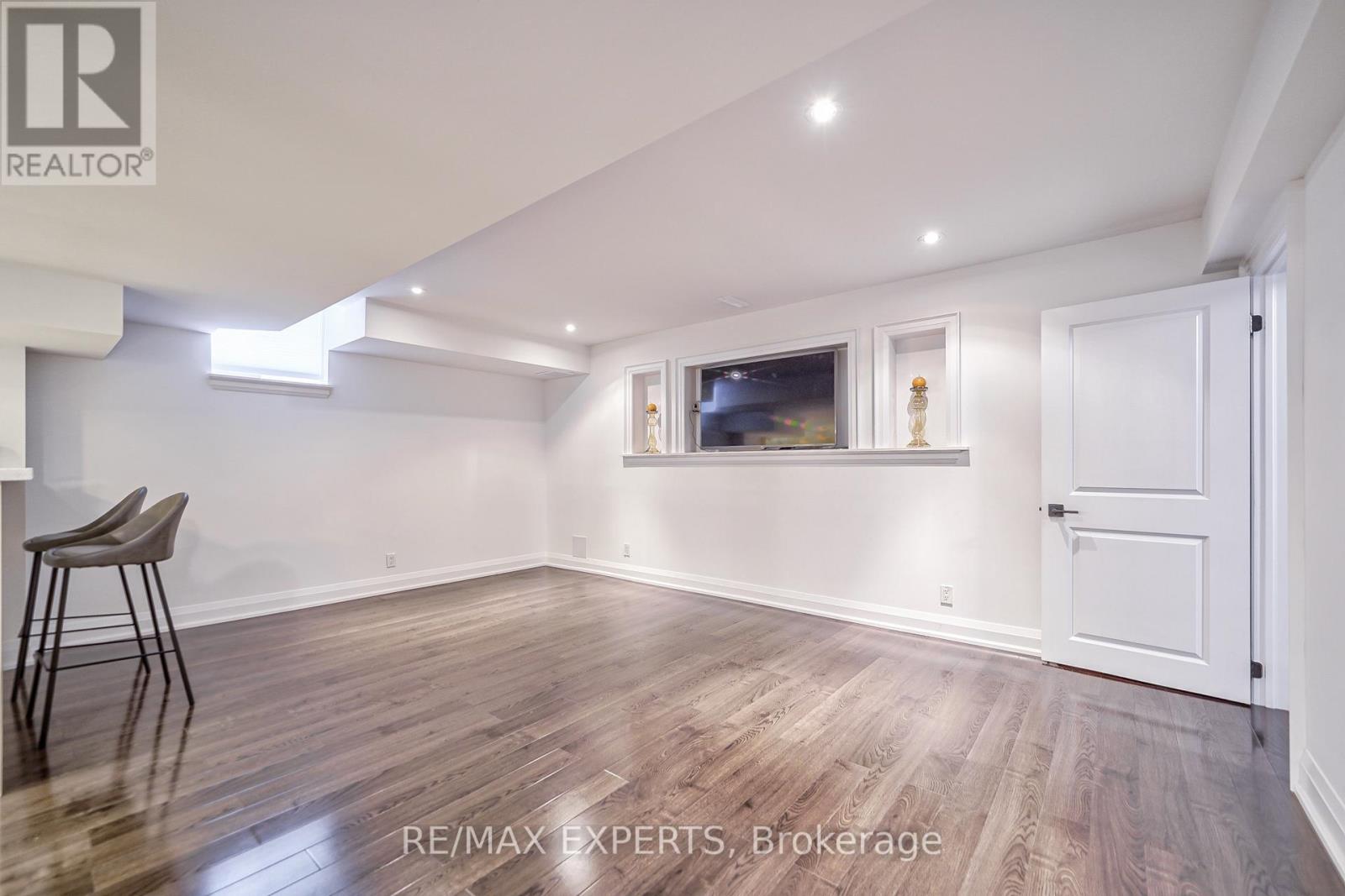 265 Chatfield Drive N Property Photo 44