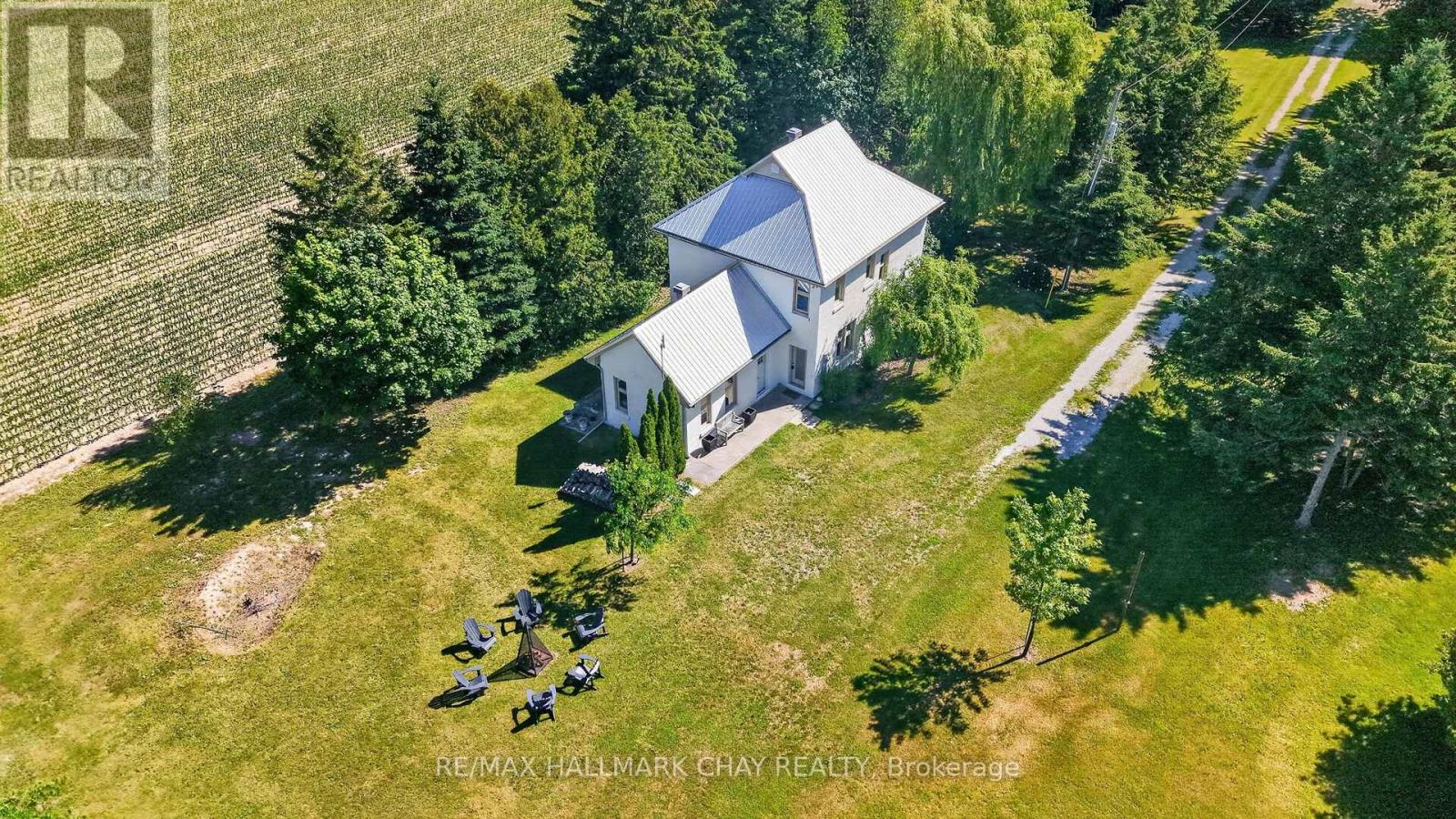 7874 10th Line Property Photo 3