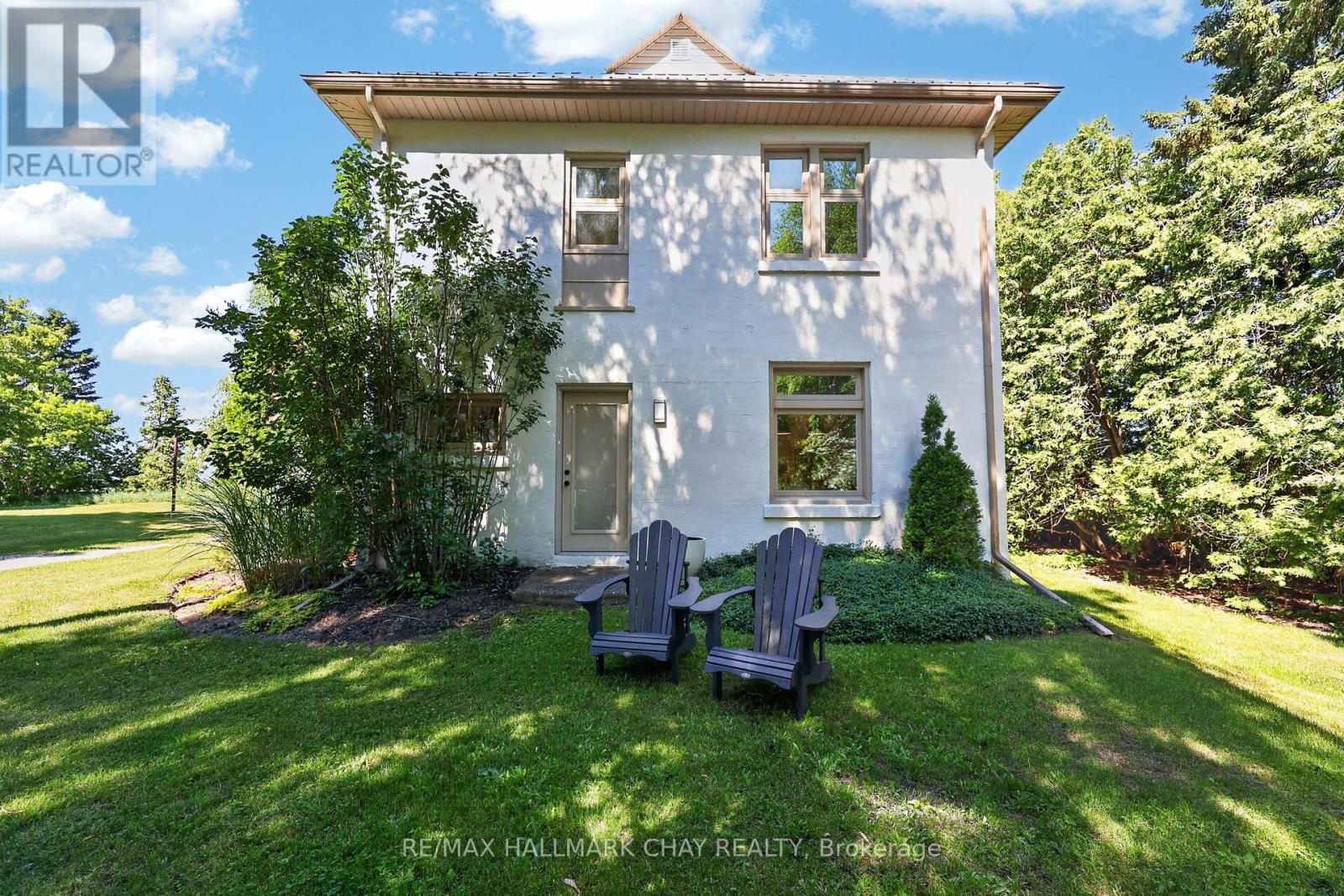7874 10th Line Property Photo 5