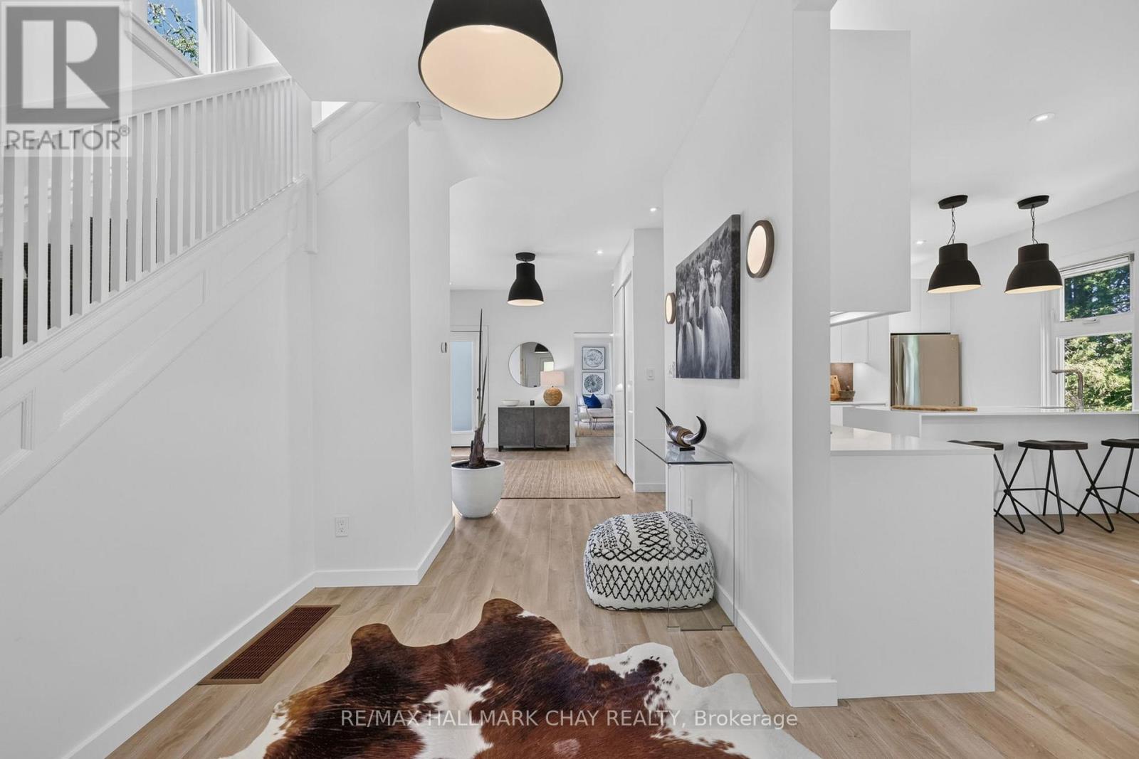 7874 10th Line Property Photo 8