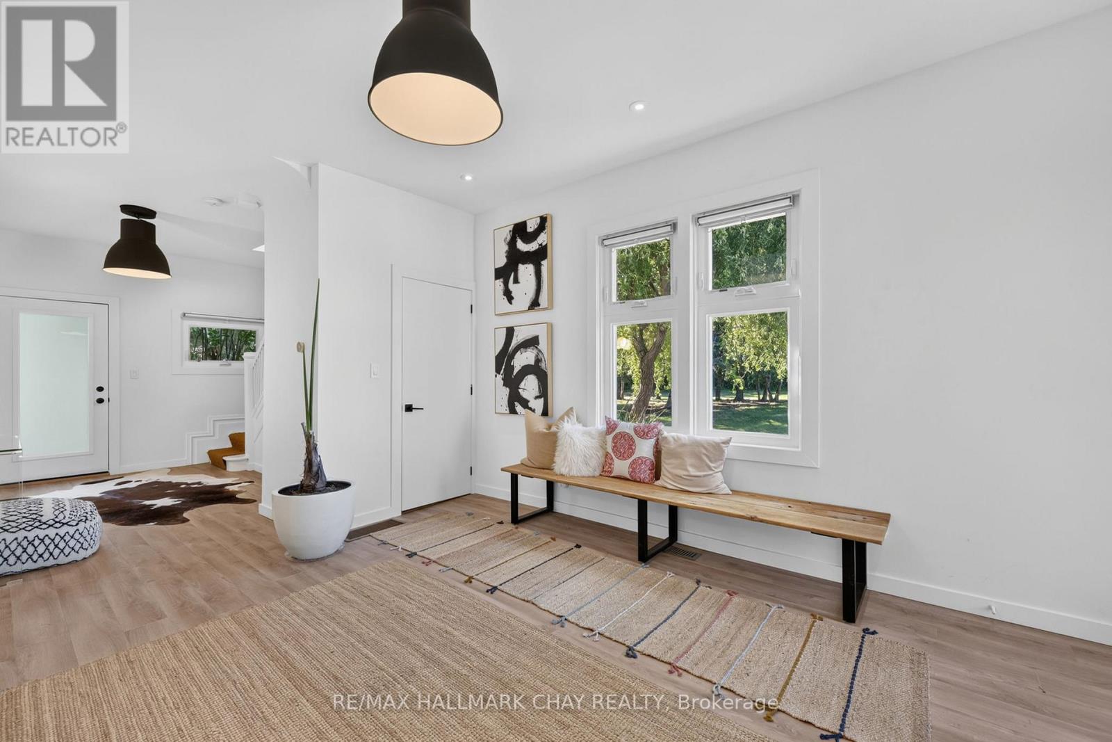 7874 10th Line Property Photo 9
