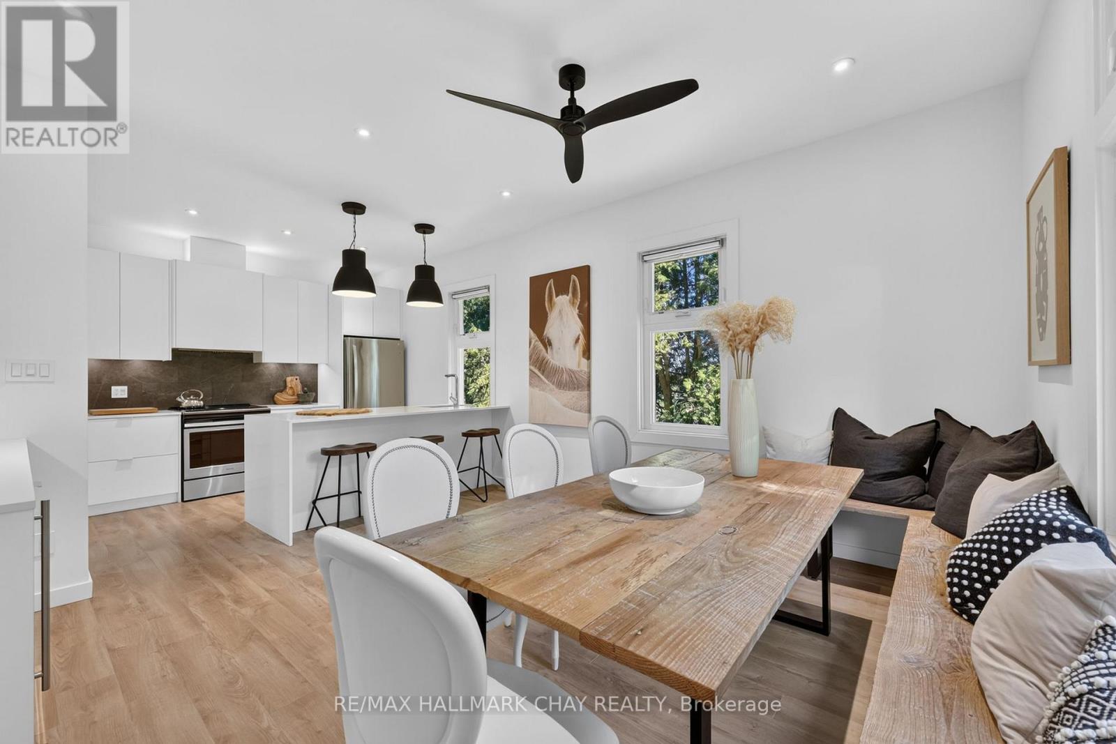 7874 10th Line Property Photo 15