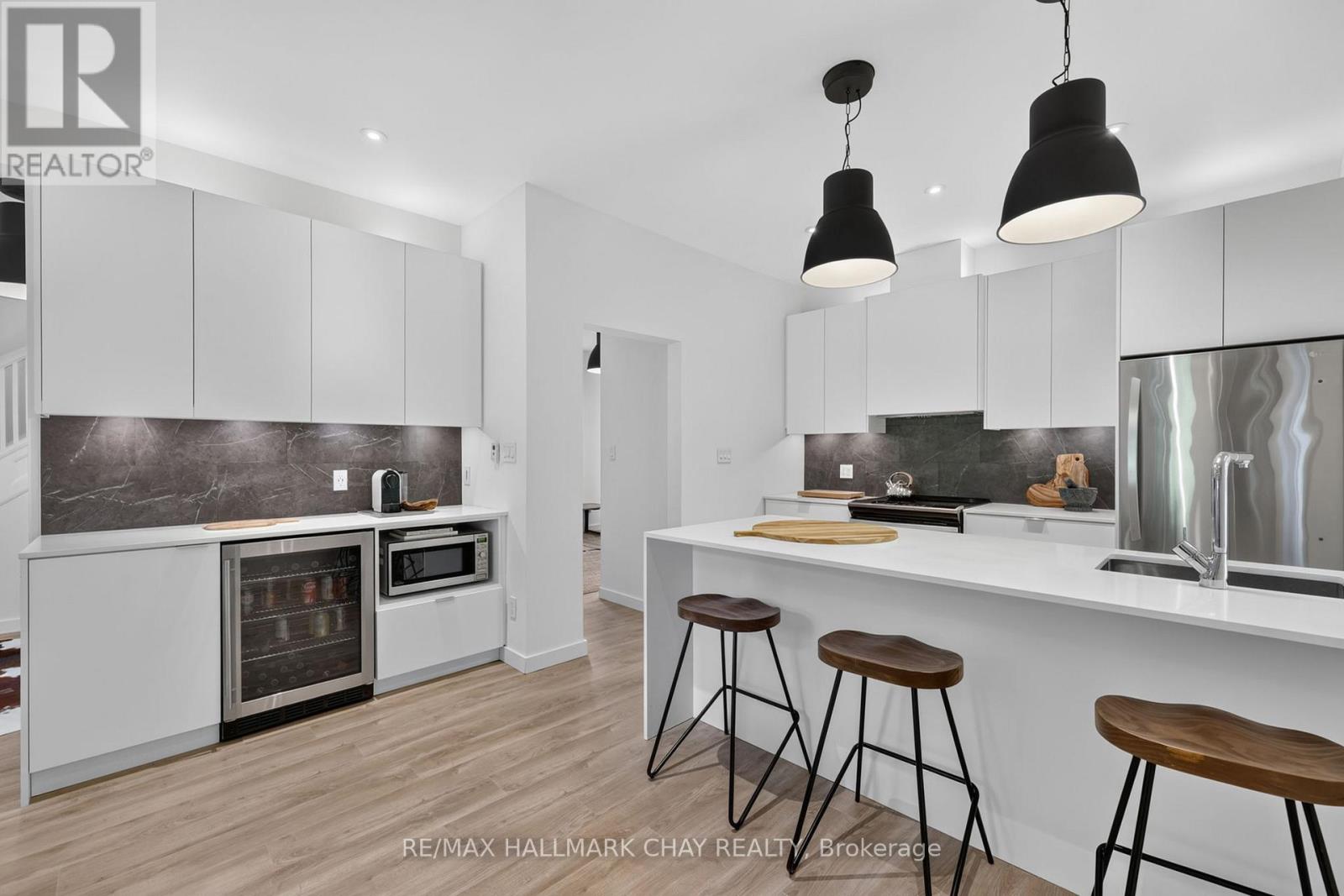 7874 10th Line Property Photo 17