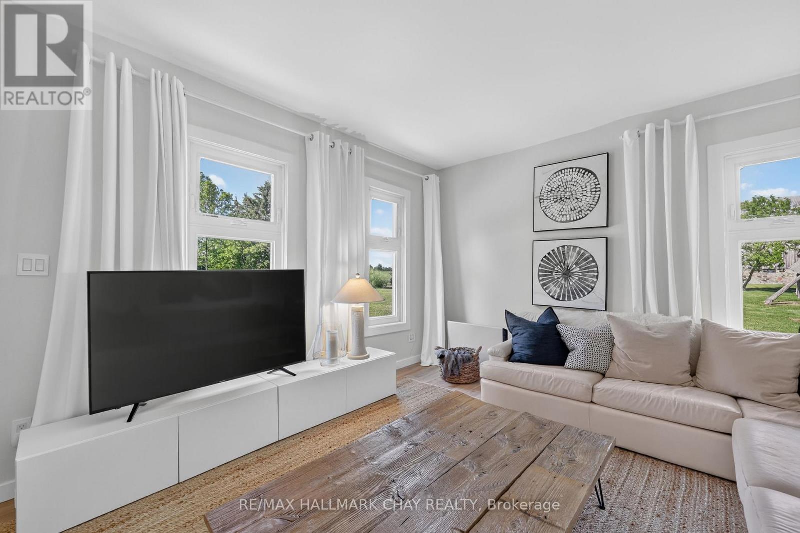 7874 10th Line Property Photo 22