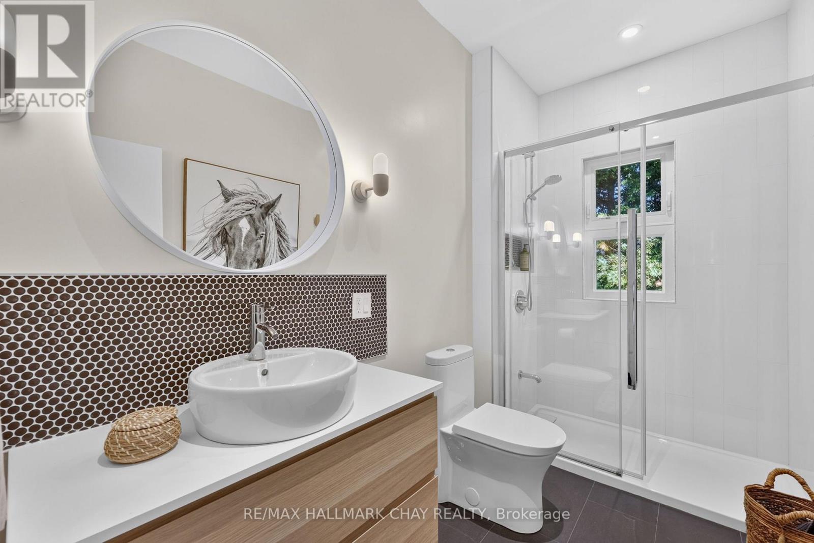 7874 10th Line Property Photo 25