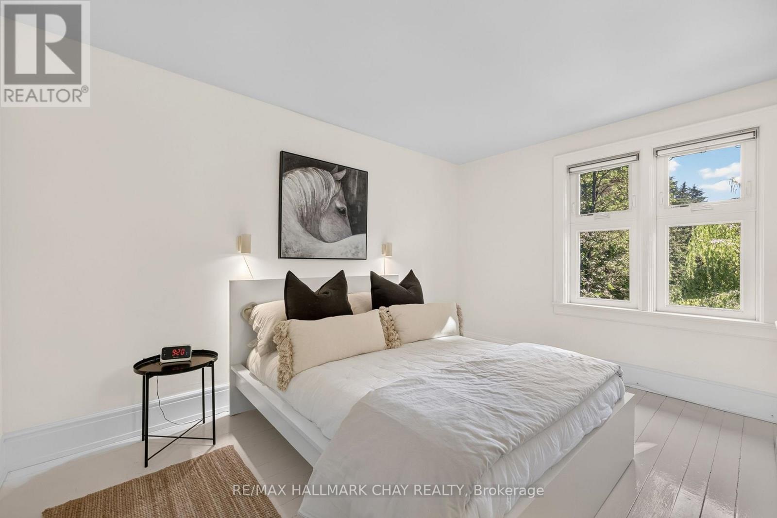 7874 10th Line Property Photo 27