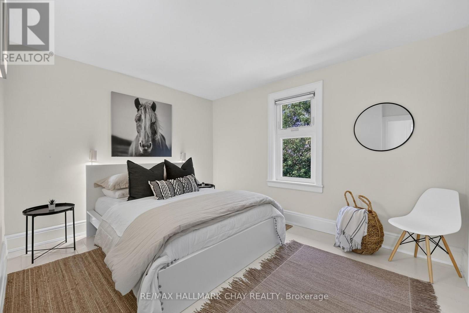 7874 10th Line Property Photo 28