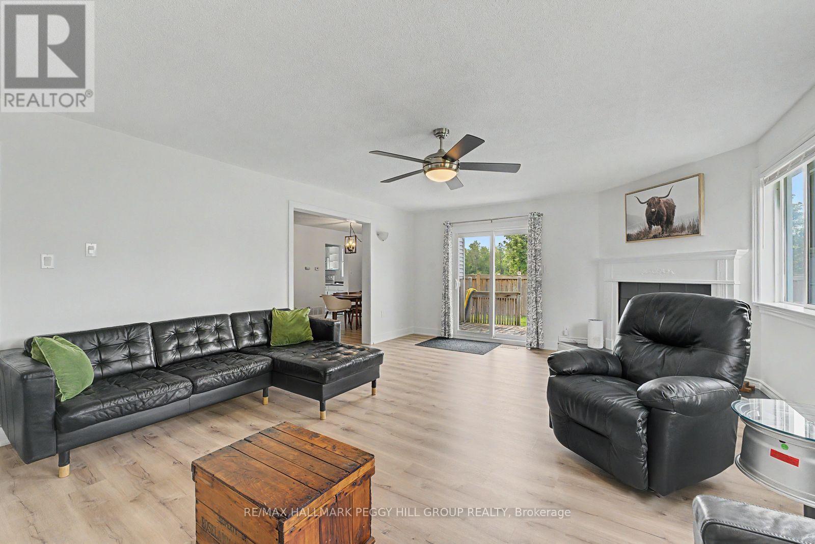 990 Maclean Street Property Photo 5