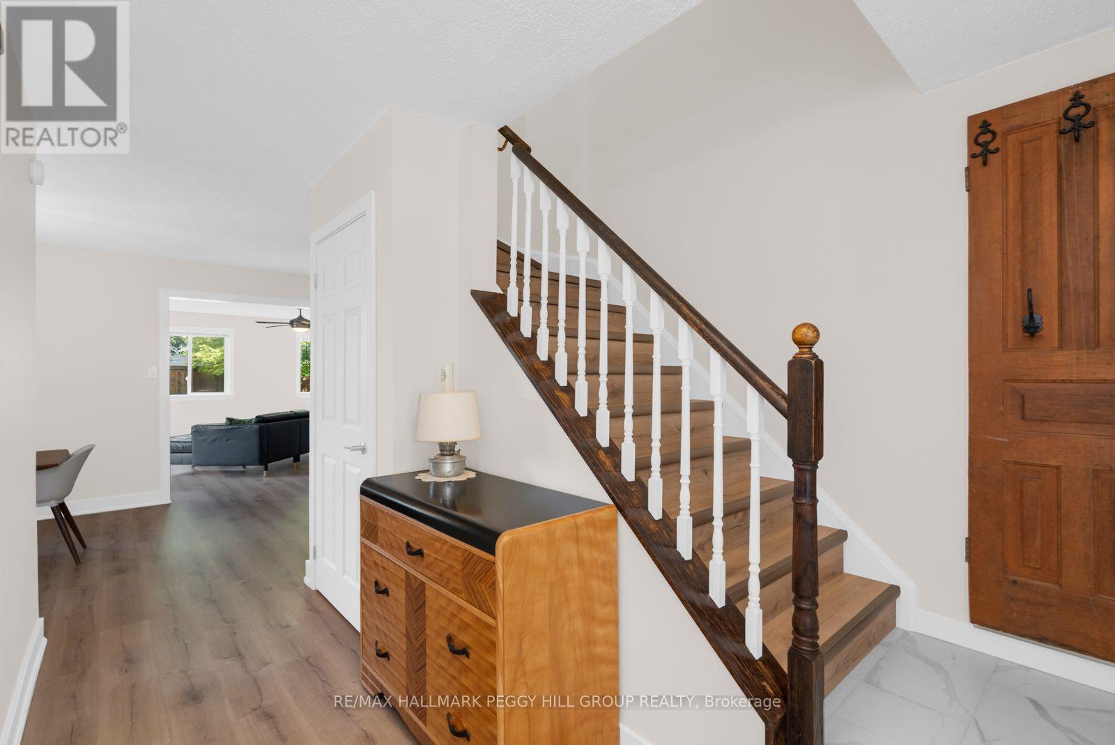 990 Maclean Street Property Photo 6