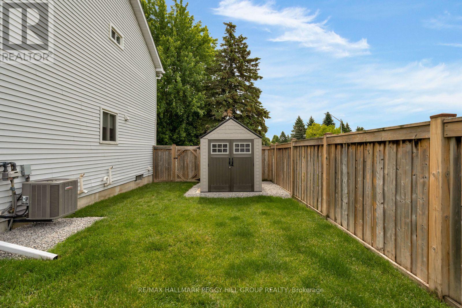 990 Maclean Street Property Photo 16