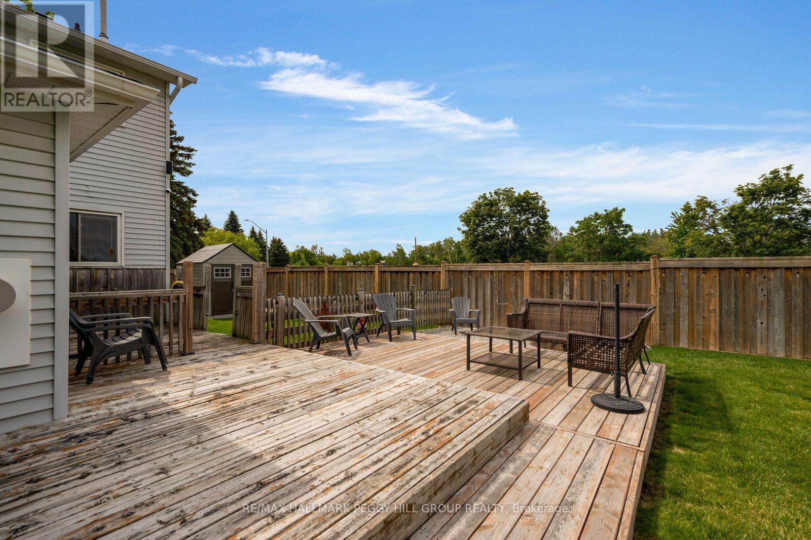990 Maclean Street Property Photo 17