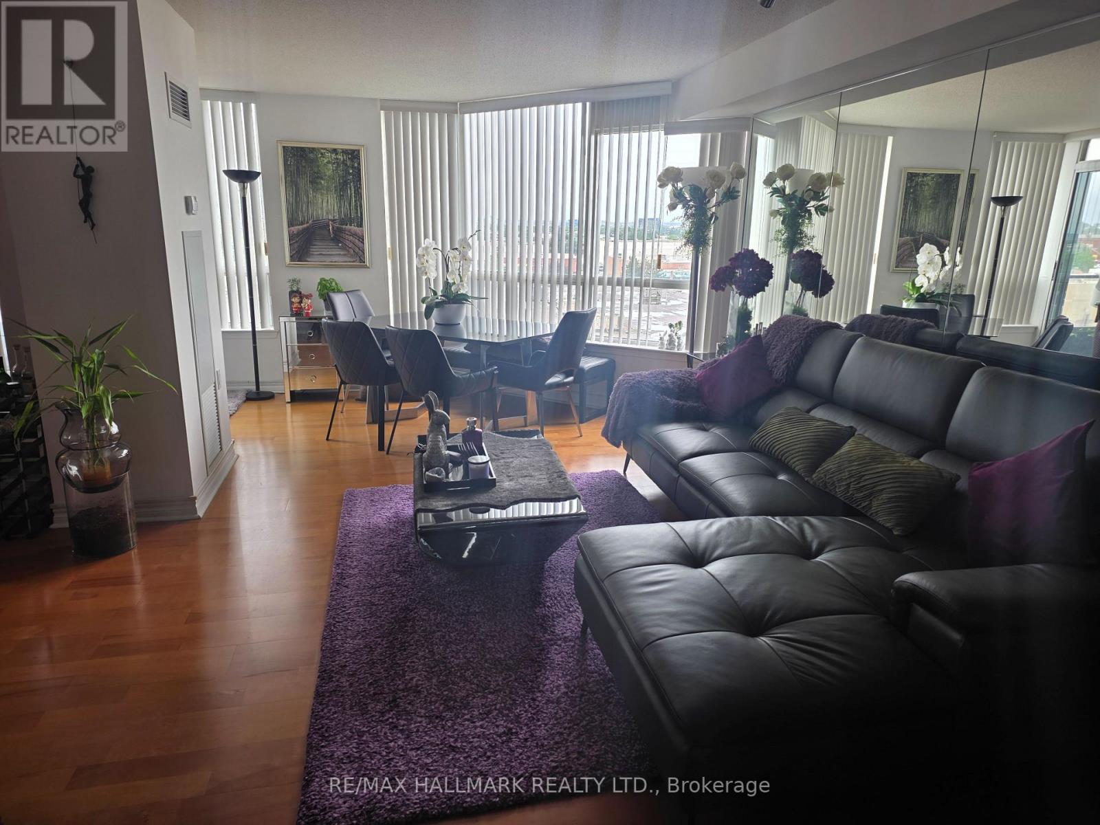 611 - 9017 Leslie Street Property Photo 5