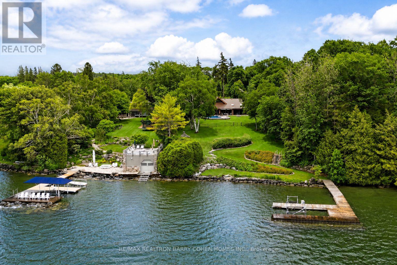 700 Lake Drive N Photo de la propriété 1