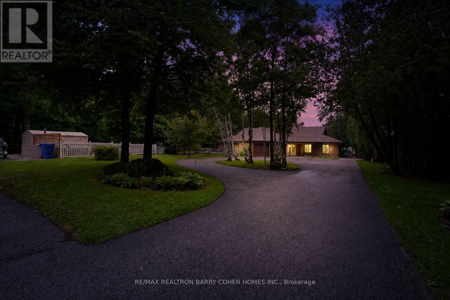700 Lake Drive N Property Photo 3