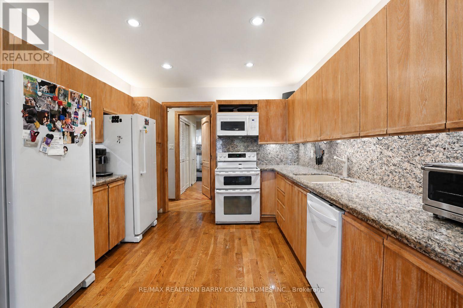 700 Lake Drive N Property Photo 16