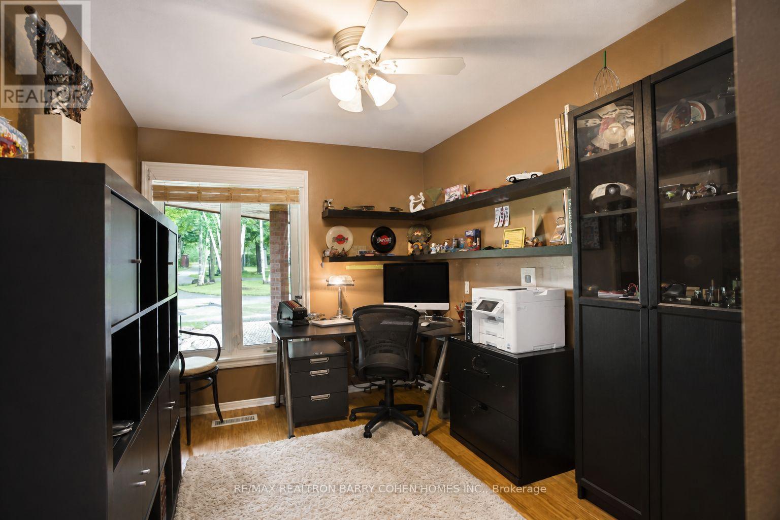 700 Lake Drive N Property Photo 17