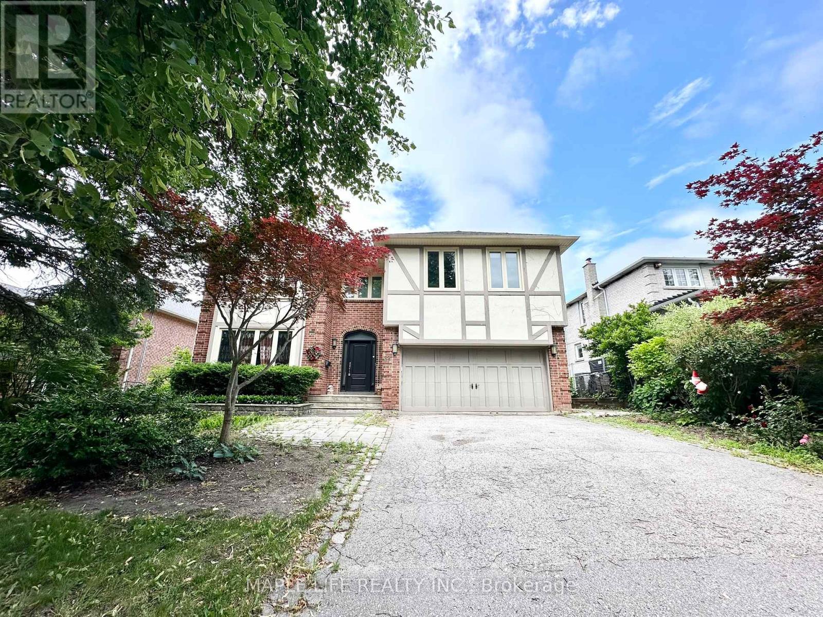 52 PRINCE EDWARD BOULEVARD