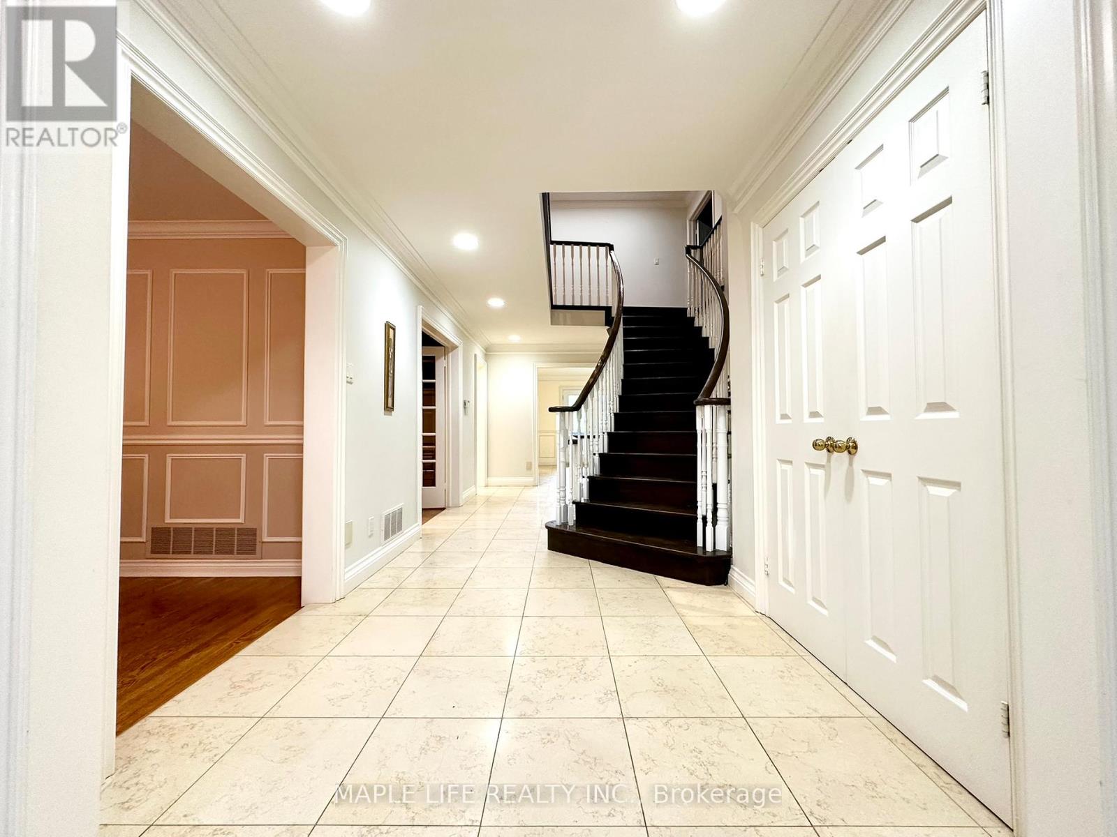 52 Prince Edward Boulevard Property Photo 2