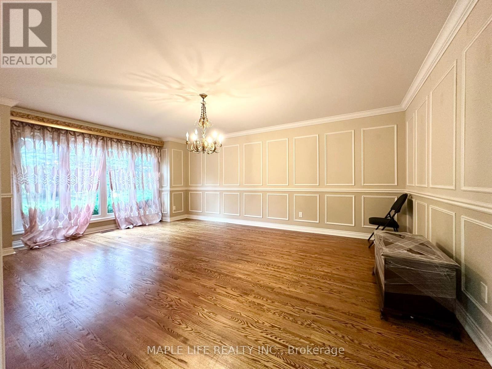 52 Prince Edward Boulevard Property Photo 4