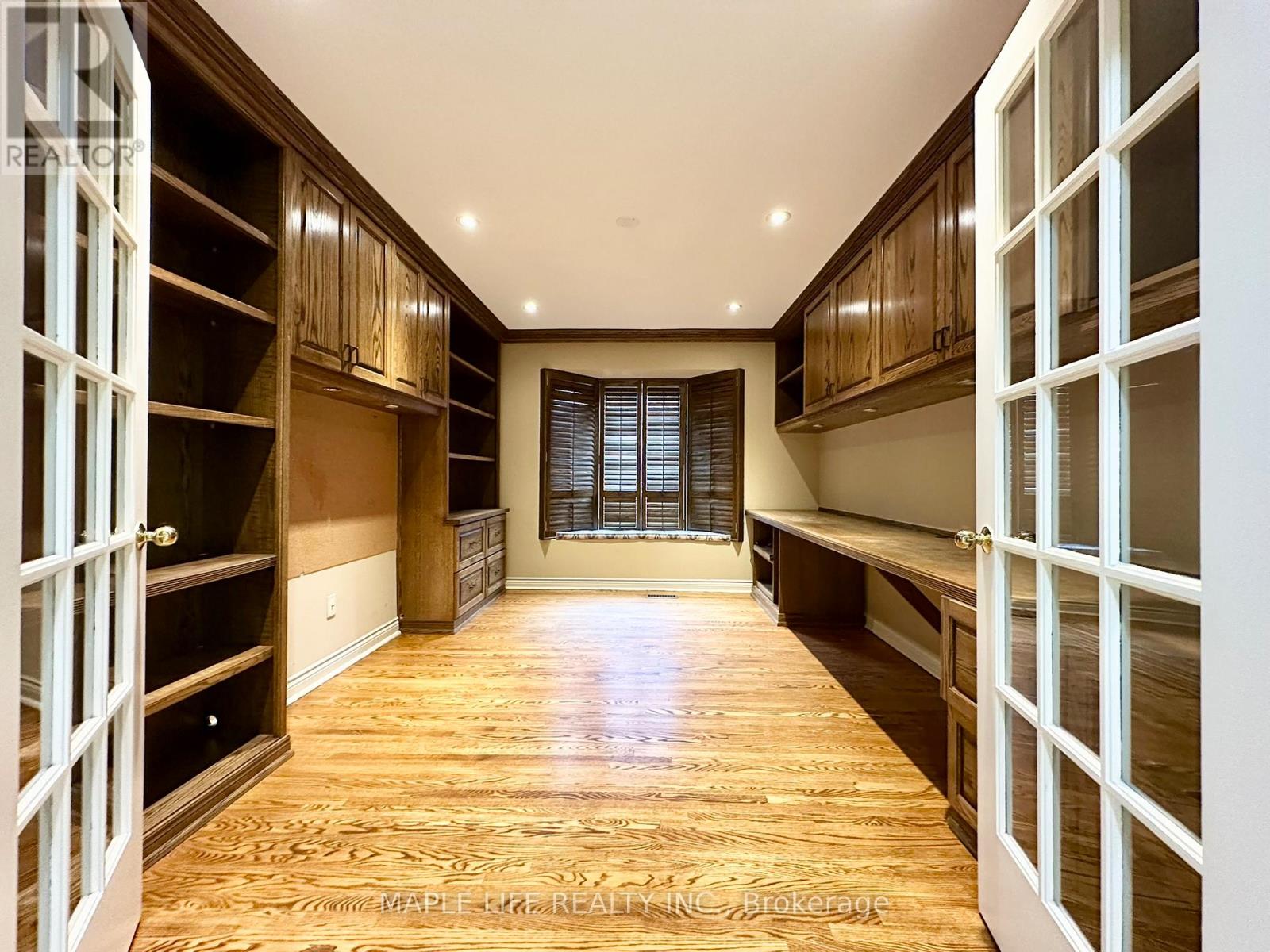 52 Prince Edward Boulevard Property Photo 6