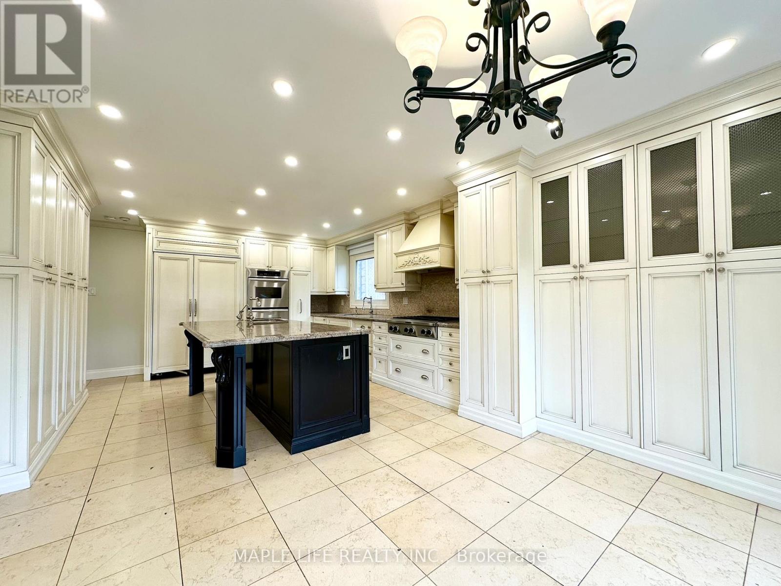 52 Prince Edward Boulevard Property Photo 9