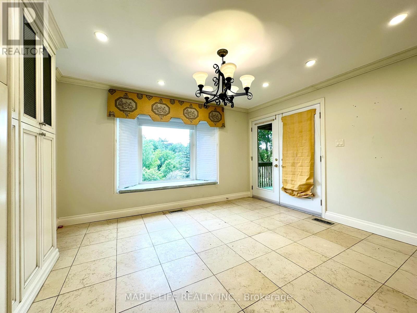 52 Prince Edward Boulevard Property Photo 10
