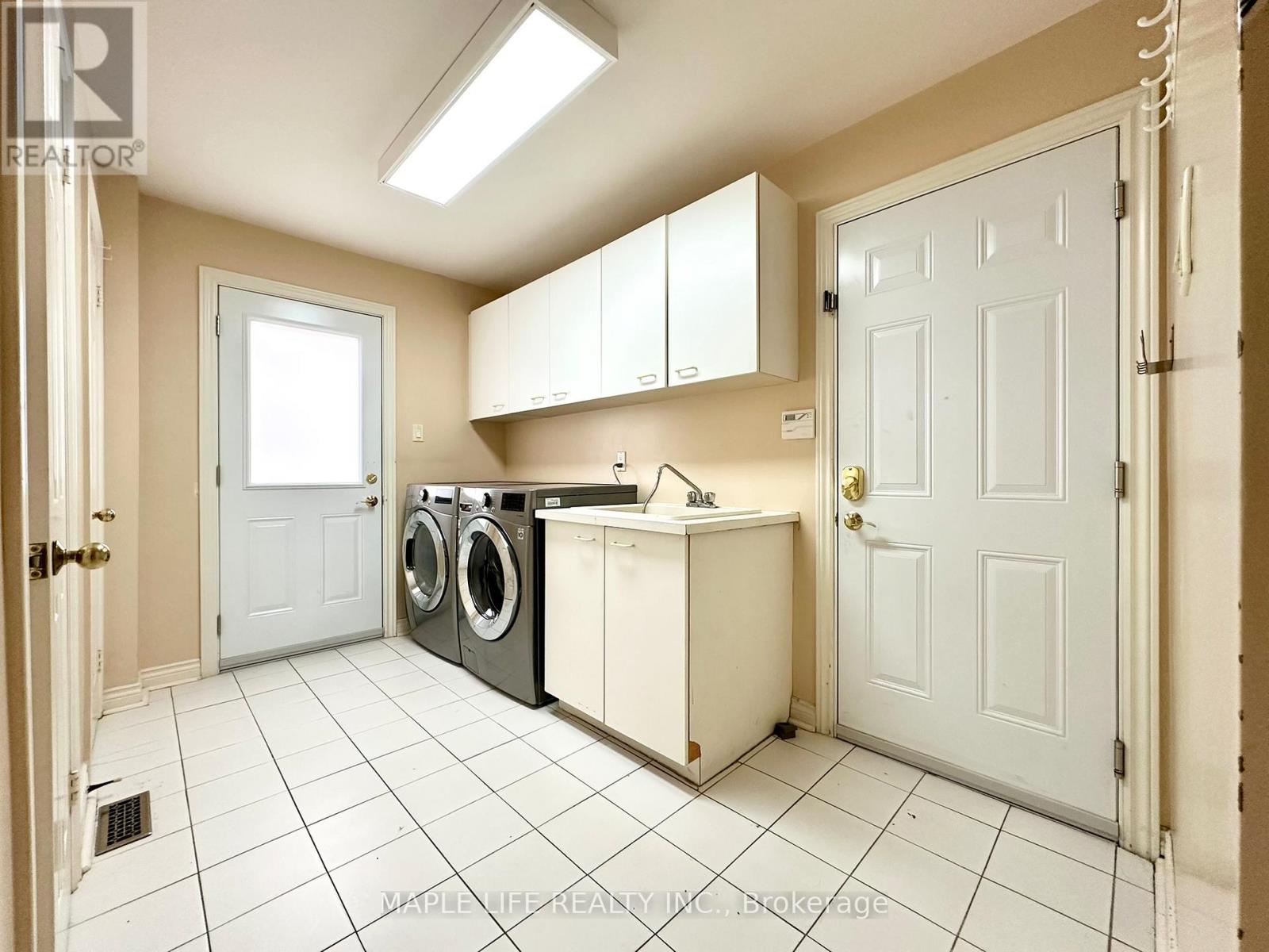 52 Prince Edward Boulevard Property Photo 15