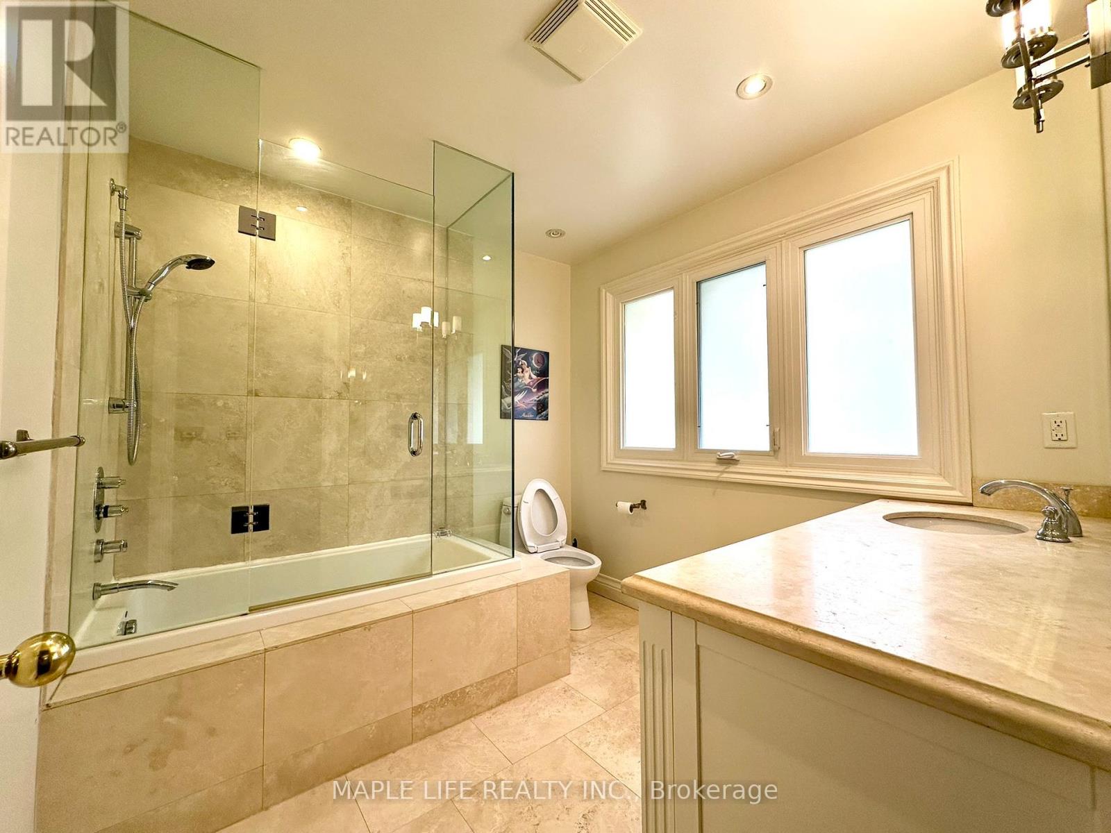 52 Prince Edward Boulevard Property Photo 31