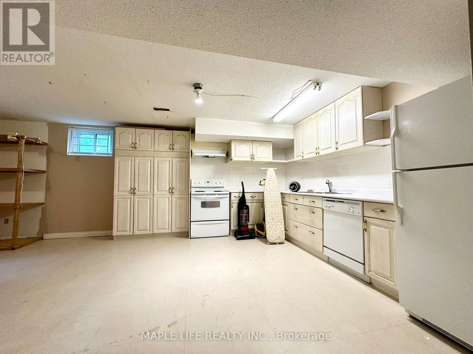 52 Prince Edward Boulevard Property Photo 35
