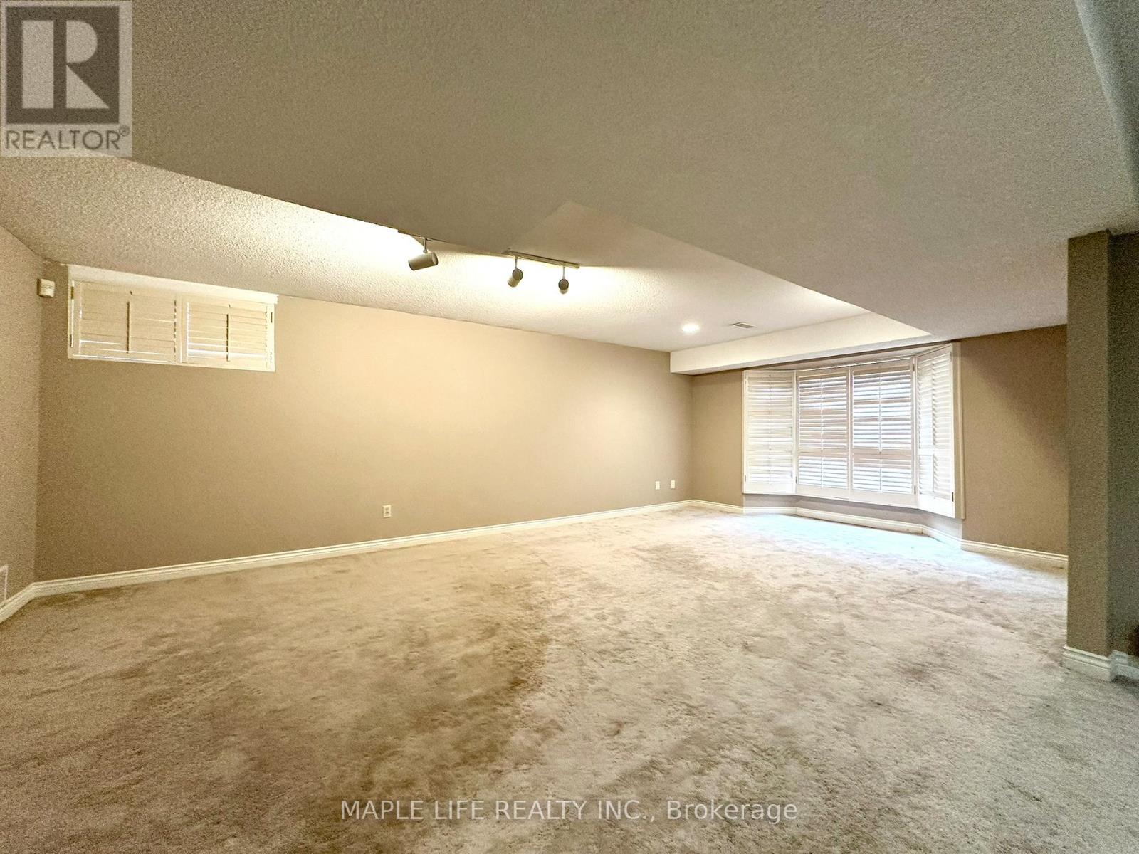 52 Prince Edward Boulevard Property Photo 38