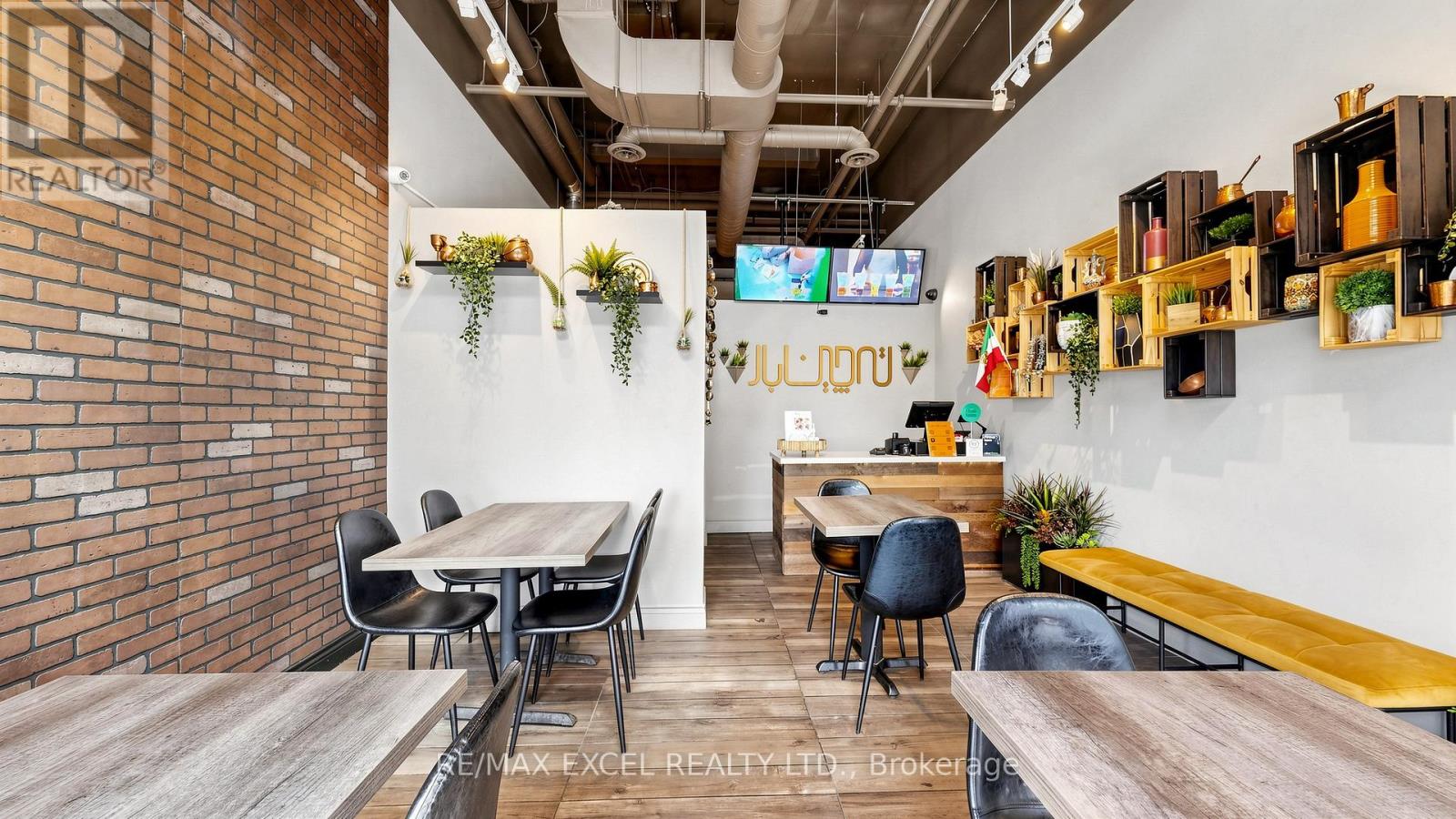 16 - 7181 Yonge Street Property Photo 5