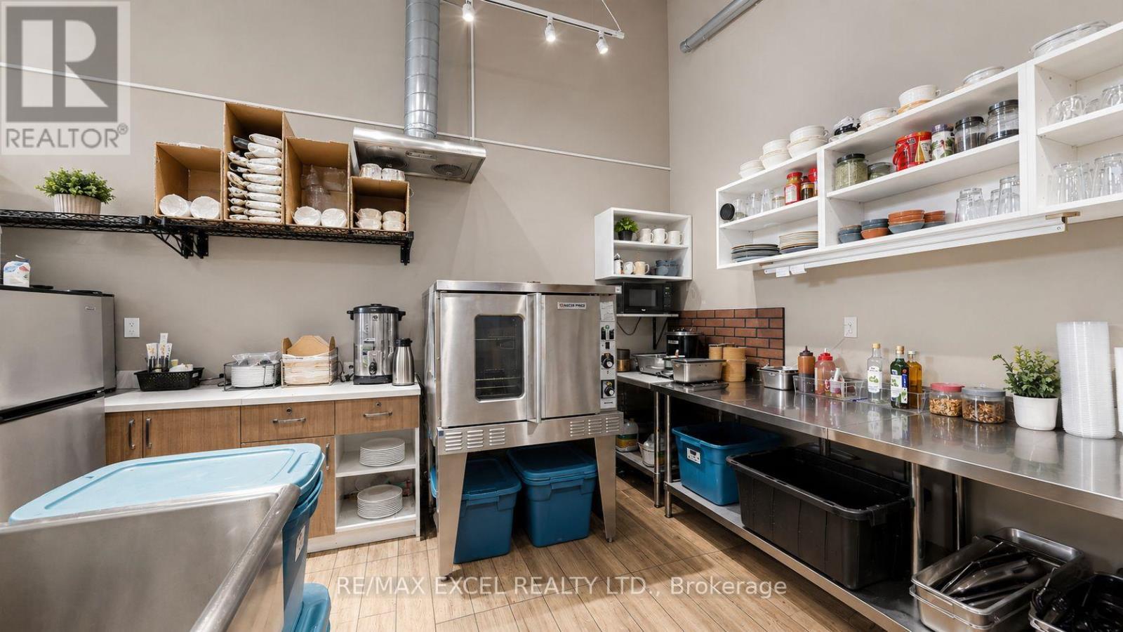 16 - 7181 Yonge Street Property Photo 12