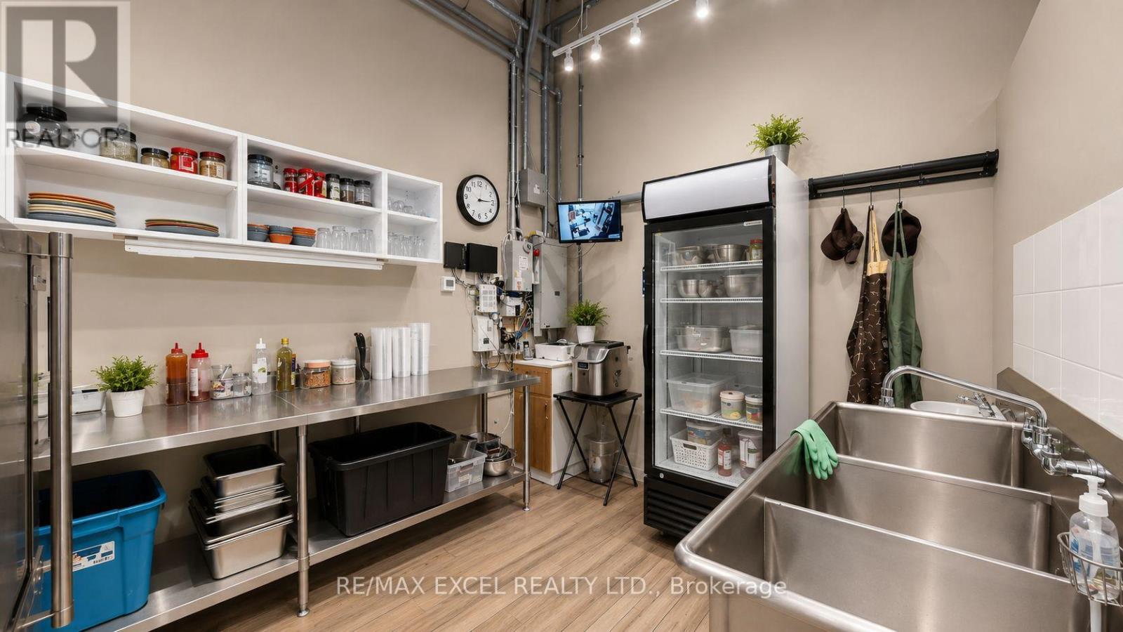 16 - 7181 Yonge Street Property Photo 14