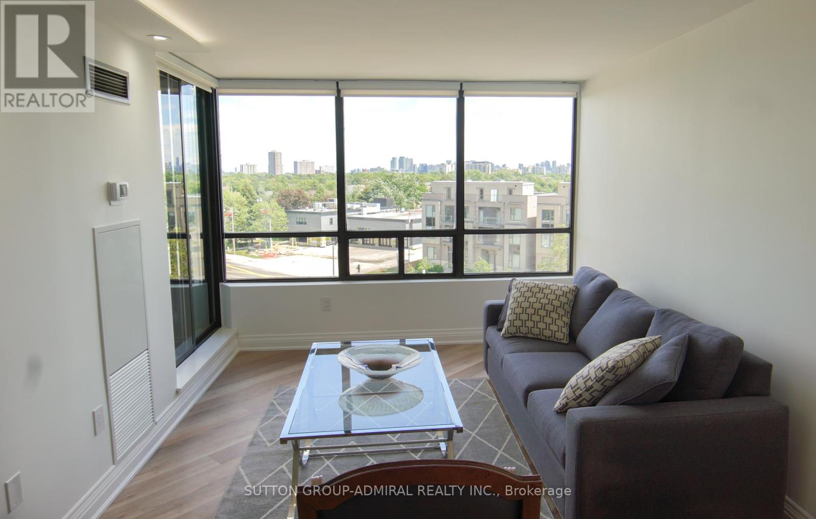 #606 - 7420 Bathurst Street Property Photo 1