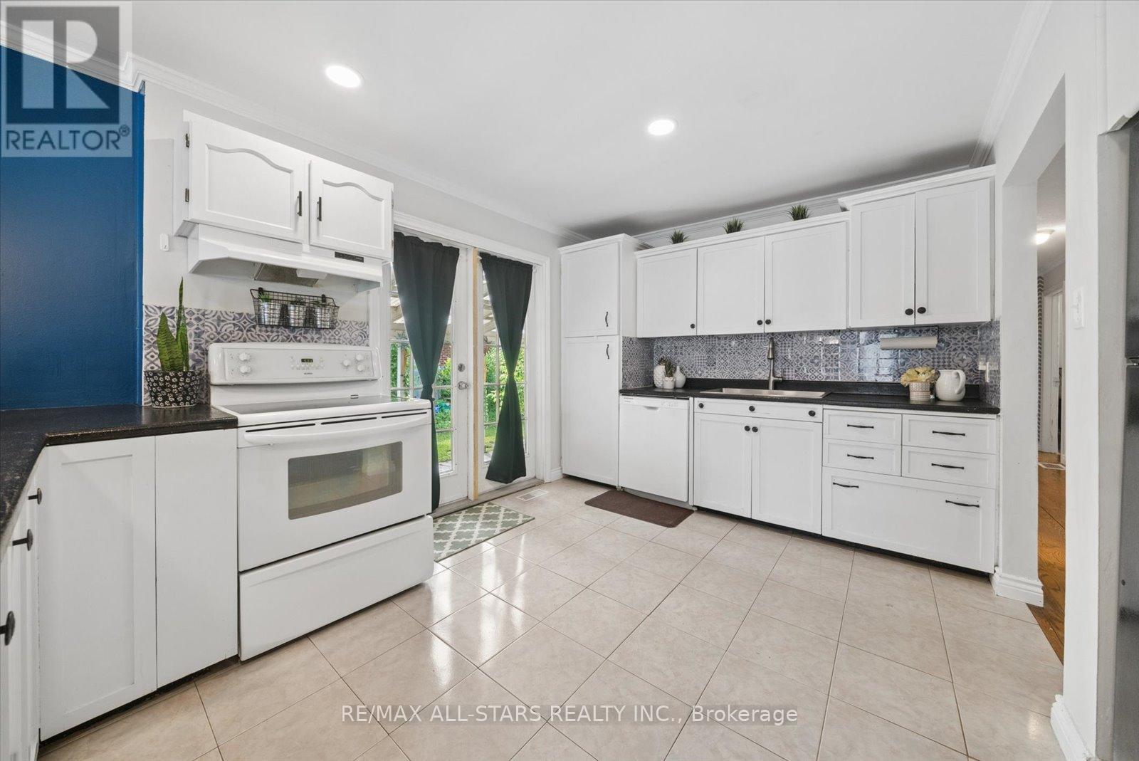 340 Walter Drive Property Photo 16