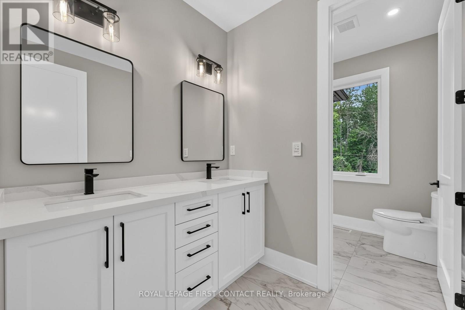 929 7th Line Property Photo 18
