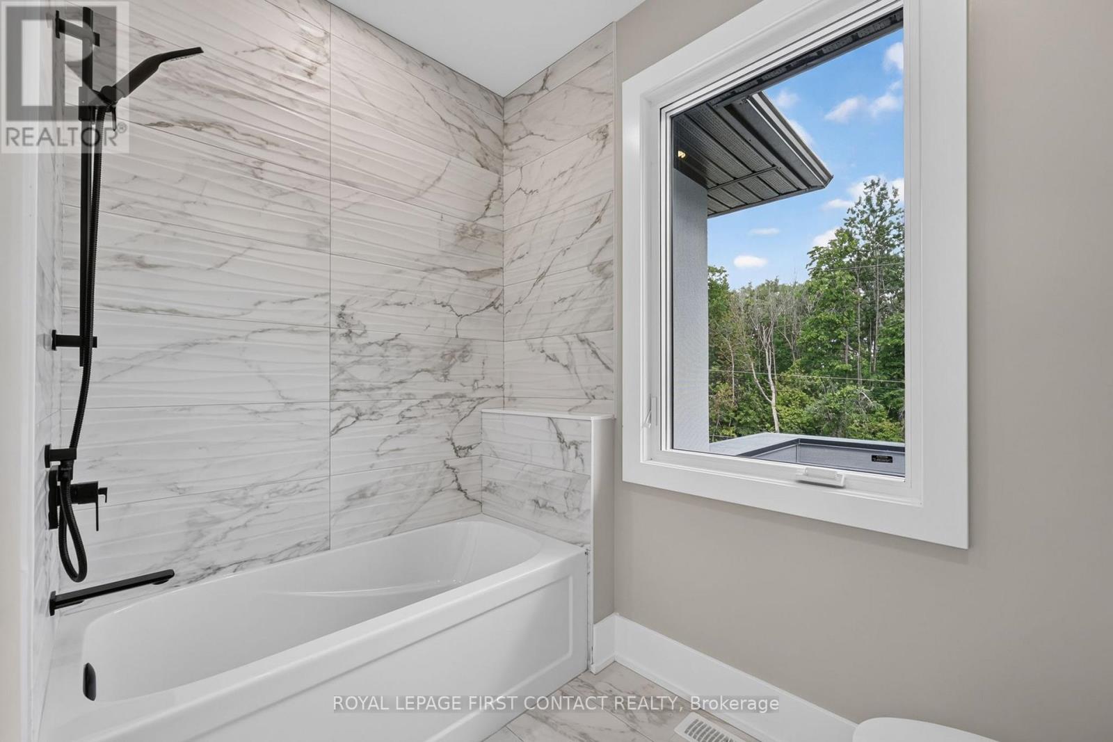 929 7th Line Property Photo 19