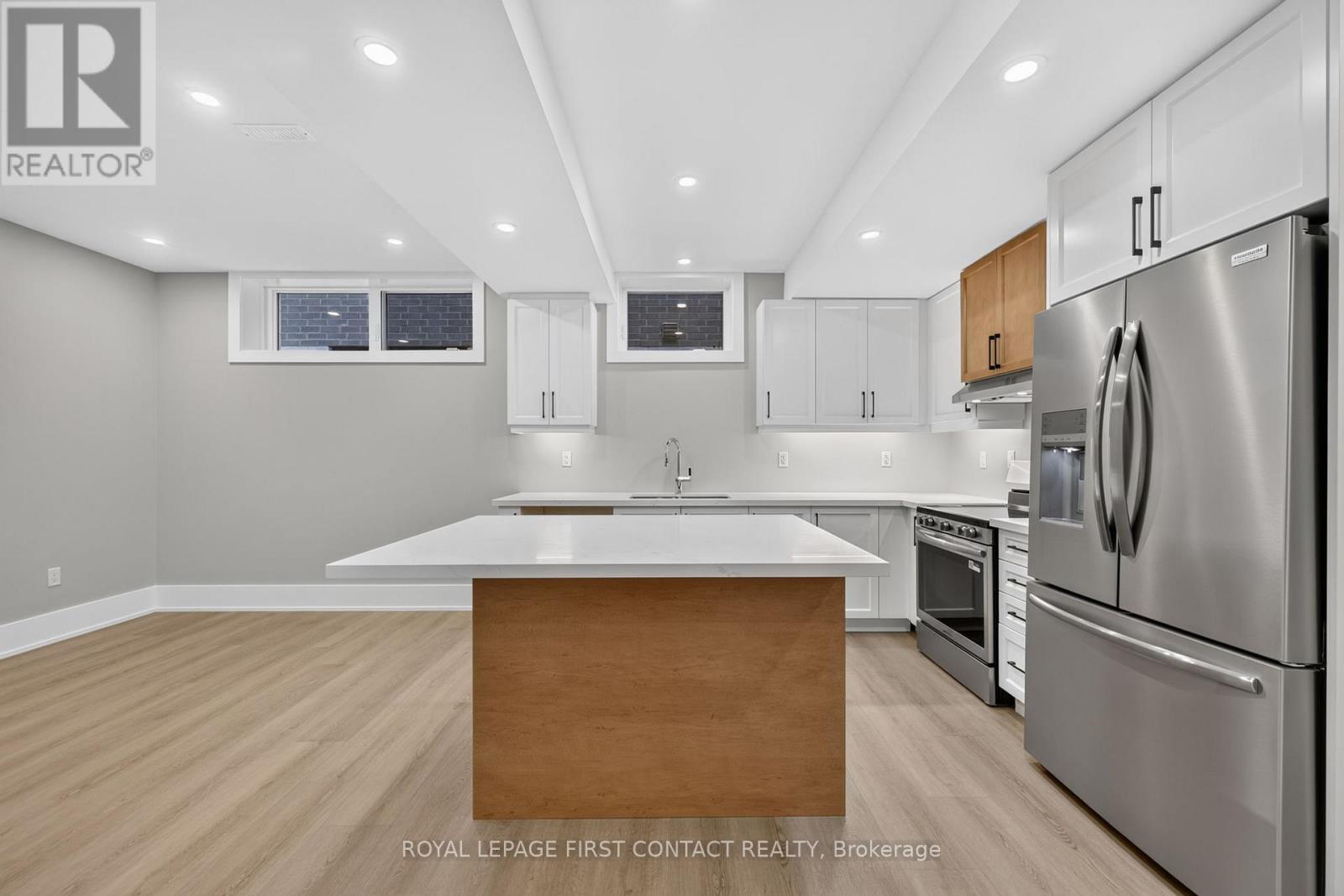 929 7th Line Property Photo 24