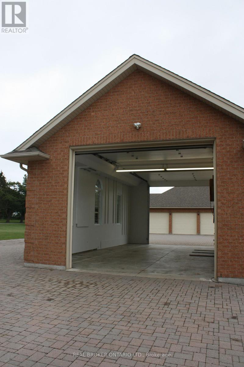 3421 Cole Road Property Photo 5