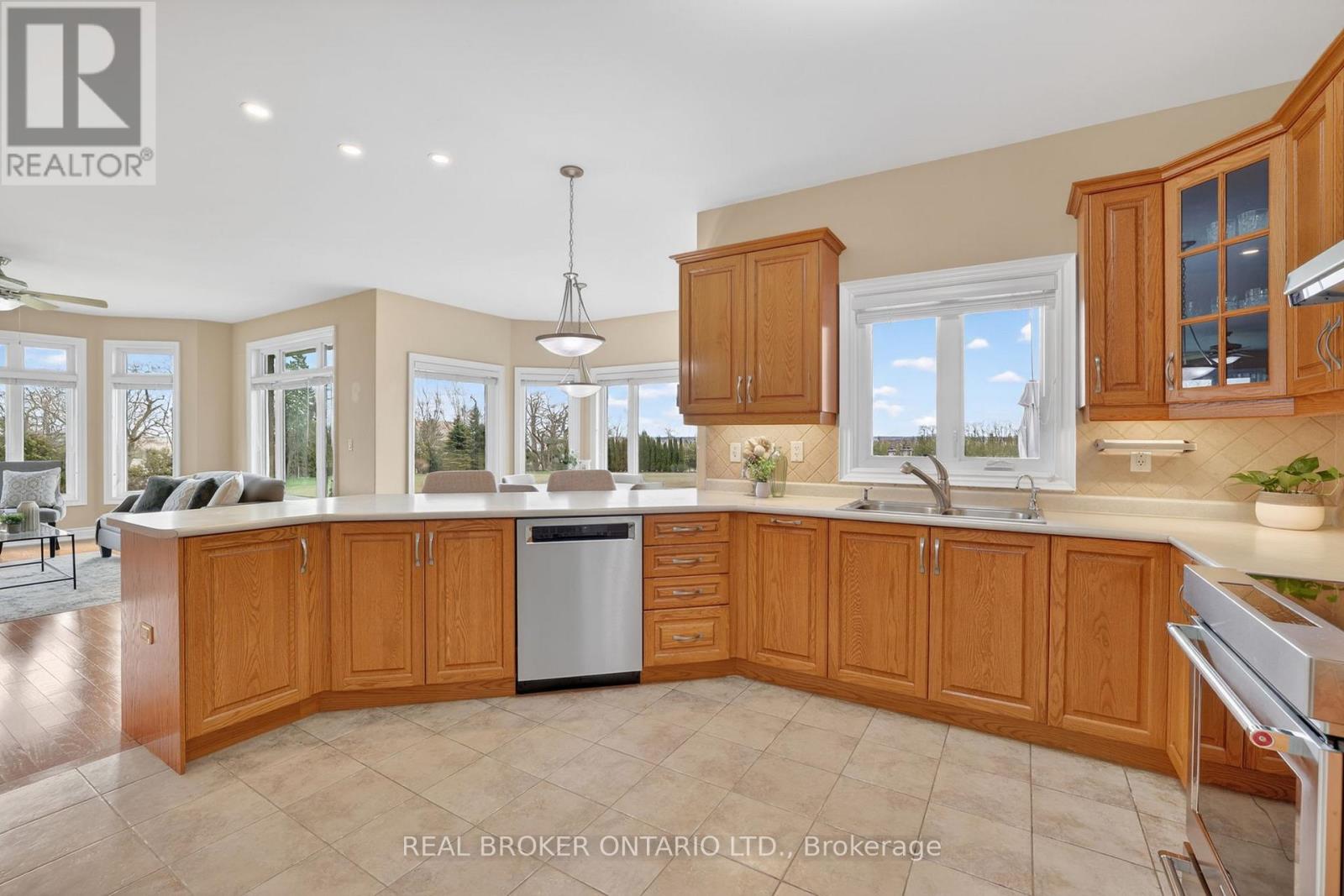 3421 Cole Road Property Photo 14