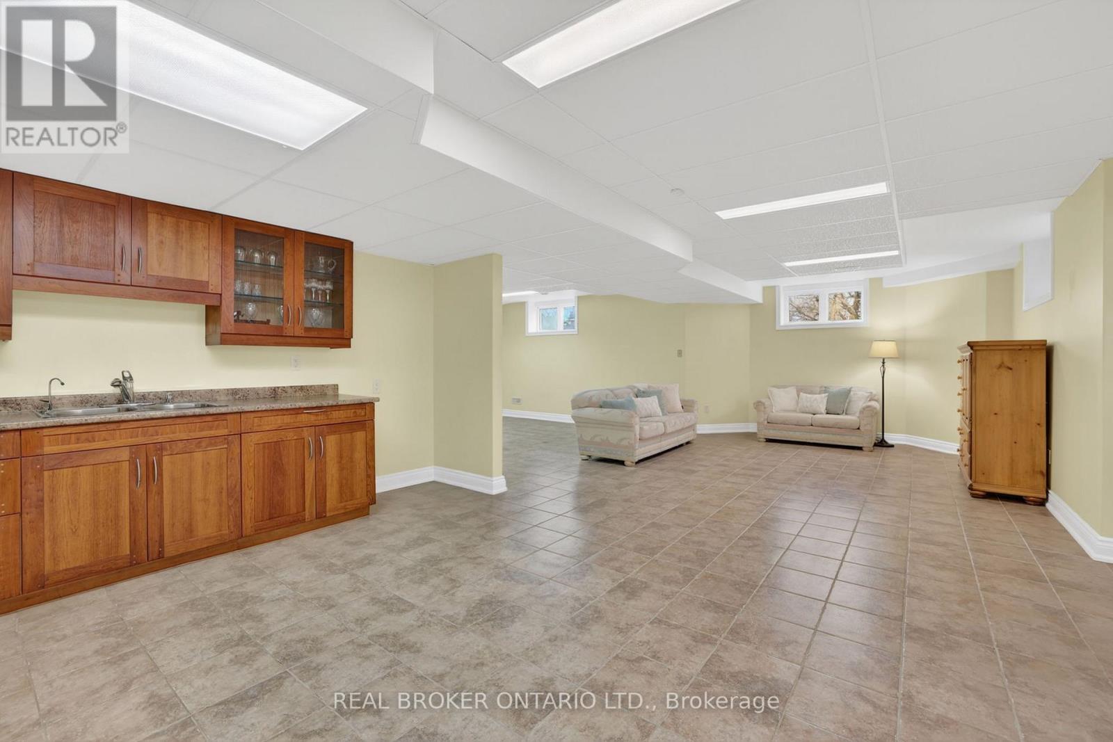 3421 Cole Road Property Photo 31