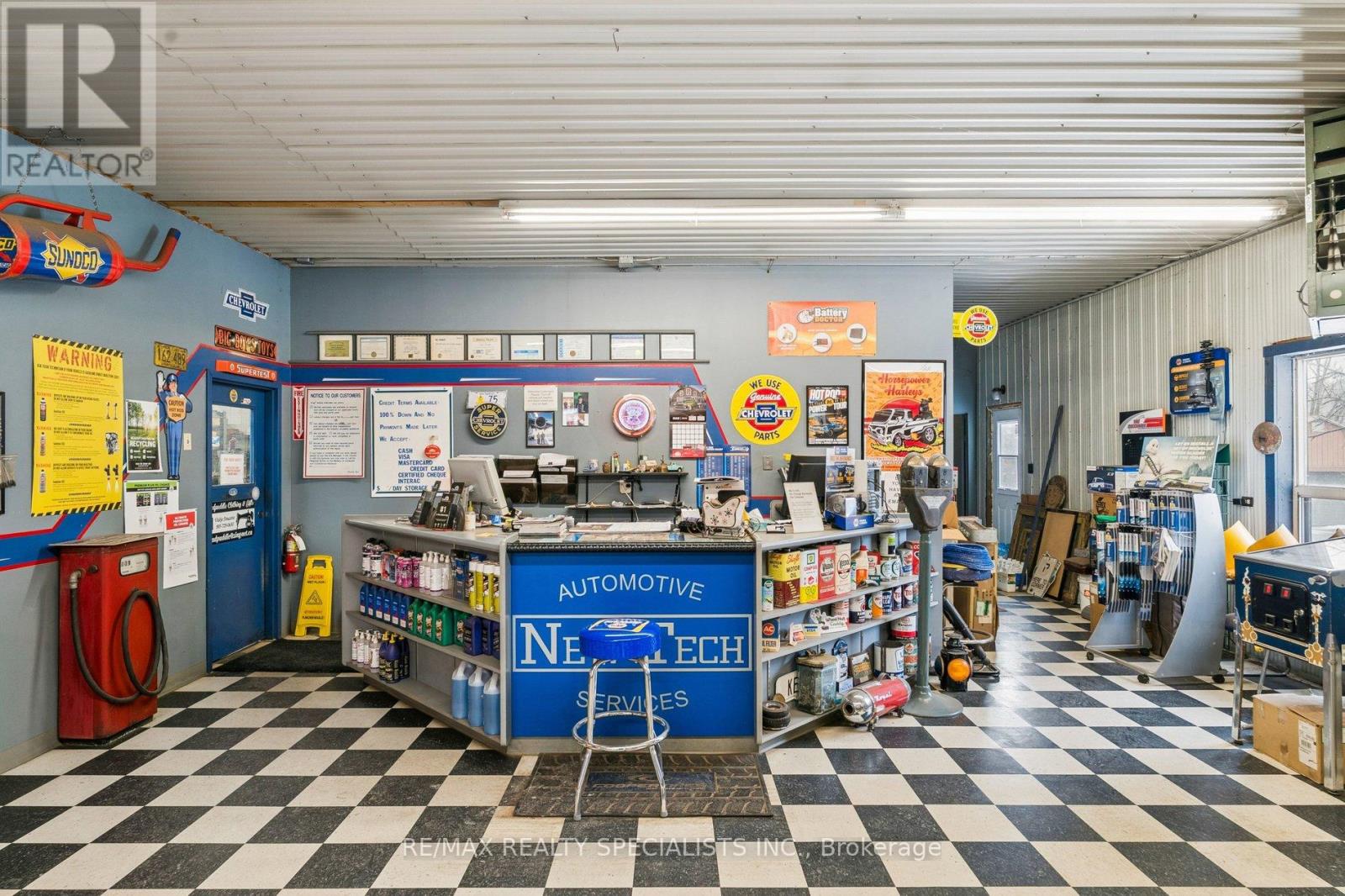 2698 Tottenham Road Property Photo 10