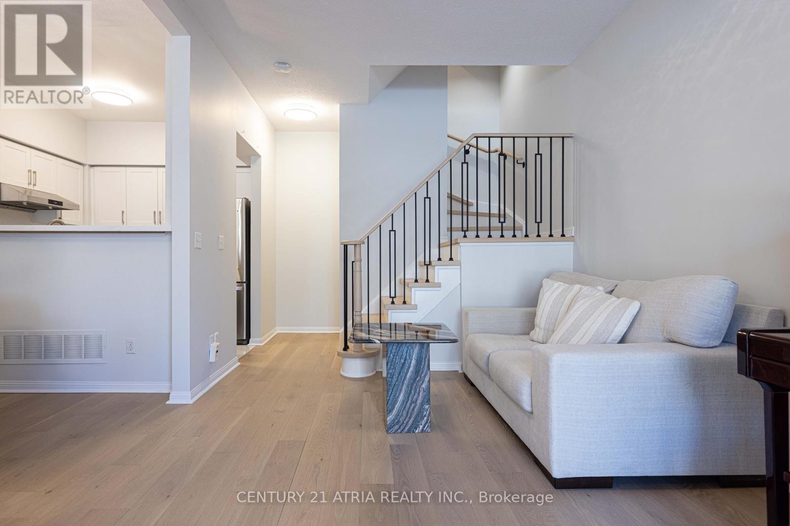 9 - 4 ALPEN WAY Property Photo 1